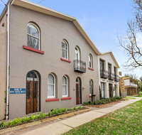 TARALGA TERRACES - Schoolies Week Accommodation