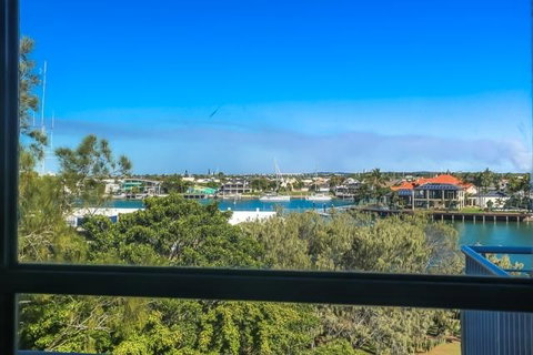 Taranaki Apartment - Schoolies Week Accommodation 1