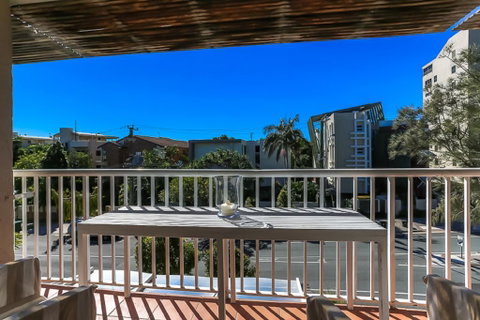 Taranaki Apartment - Schoolies Week Accommodation 0