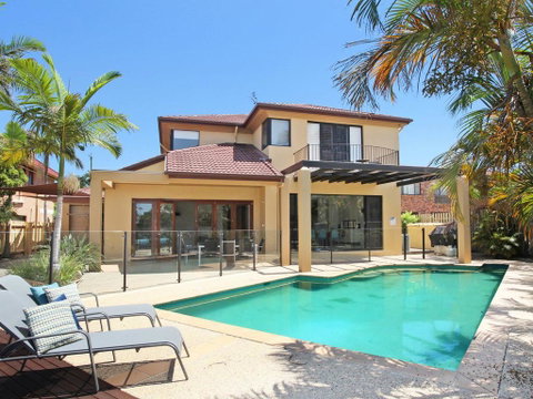 Tarcoola 41 - 5 BDRM Canal Home With Pool - Schoolies Week Accommodation 0
