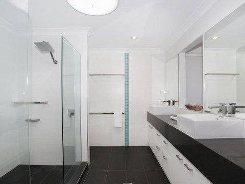 Tarcoola 49 - 4 BDRM Canal Home With Pool - Schoolies Week Accommodation 2