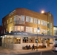 The Alpine Hotel - Schoolies Week Accommodation