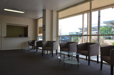 The Australian Hotel Motel - Schoolies Week Accommodation 1