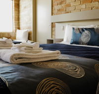 The Australian Hotel Motel - Schoolies Week Accommodation