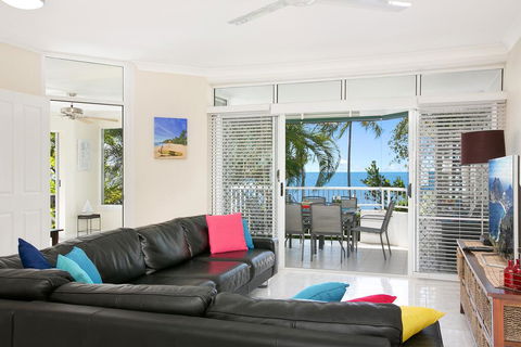 The Beach House 3BR Waterfront Apartment, Own WIFI - Schoolies Week Accommodation 2
