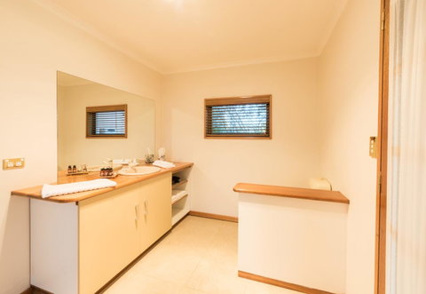 Parnella Kettering - Schoolies Week Accommodation 6