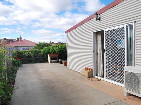 Oatlands Retreat - Schoolies Week Accommodation 2