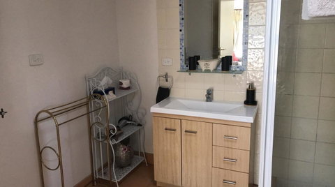 Oatlands Retreat - Schoolies Week Accommodation 9