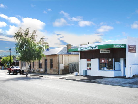 Oatlands Retreat - Schoolies Week Accommodation 1