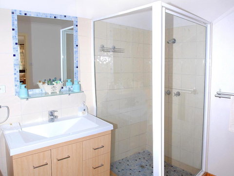 Oatlands Retreat - Schoolies Week Accommodation 10