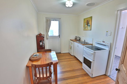 Stamps Of Stanley - Schoolies Week Accommodation 17
