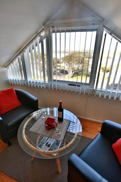 Stamps Of Stanley - Schoolies Week Accommodation 12