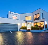Madsen Retreat - Schoolies Week Accommodation