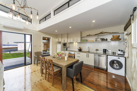 Coastal Pods Wynyard - Schoolies Week Accommodation 13