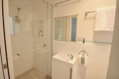 55 On Henry Street - Schoolies Week Accommodation 3