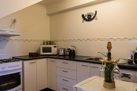 Maria Views Bed & Breakfast - Schoolies Week Accommodation 15