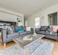 Marina View Apartment - Schoolies Week Accommodation