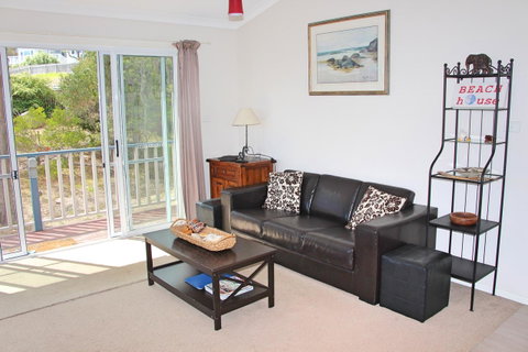 Front Row Beachfront - Schoolies Week Accommodation 7
