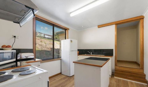 Return To Sender Lodge - Schoolies Week Accommodation 7