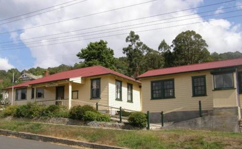 Return To Sender Lodge - Schoolies Week Accommodation 0