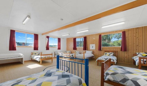 Return To Sender Lodge - Schoolies Week Accommodation 5