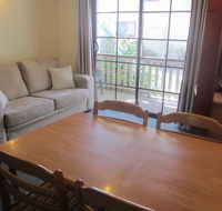 Kitty's Place - Schoolies Week Accommodation