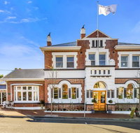 Cygnet Old Bank - Schoolies Week Accommodation