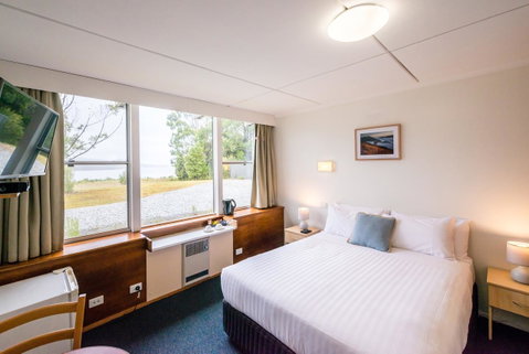 Pedder Wilderness Lodge - Schoolies Week Accommodation 2