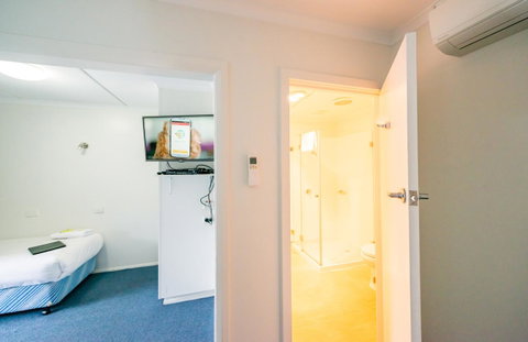 Pedder Wilderness Lodge - Schoolies Week Accommodation 1
