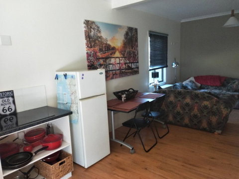 Wanderlust Cottage - Schoolies Week Accommodation 3