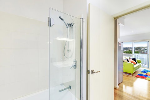 Bellerive Marina View Apartments No 28 - Schoolies Week Accommodation 9