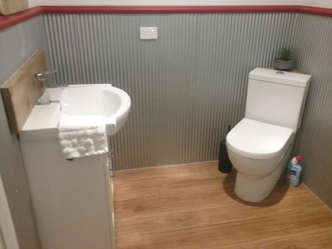 Tullah Tavern - Schoolies Week Accommodation 9