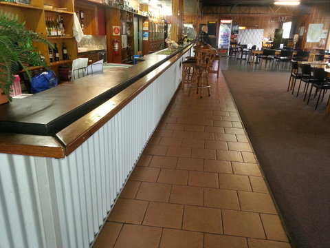 Tullah Tavern - Schoolies Week Accommodation 18