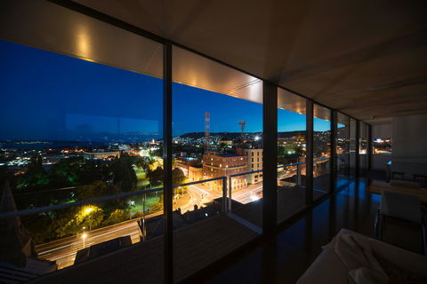 Avalon City Retreat - Schoolies Week Accommodation 18