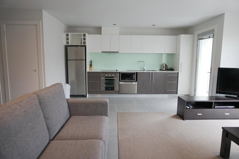 The Apollo - Schoolies Week Accommodation 22