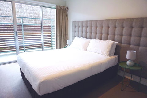 The Apollo - Schoolies Week Accommodation 23