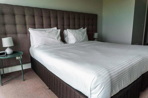 The Apollo - Schoolies Week Accommodation 9