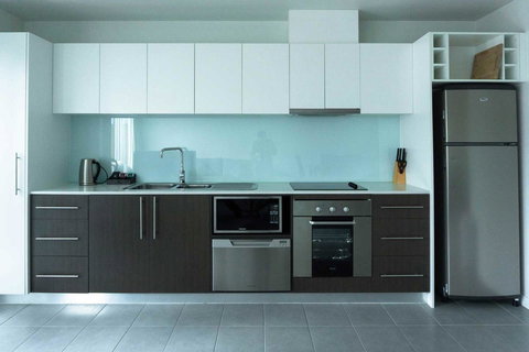 The Apollo - Schoolies Week Accommodation 12