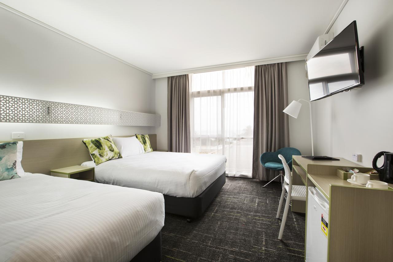  Schoolies Week Accommodation