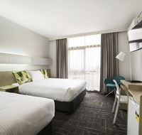 Nightcap at Sandringham Hotel - Schoolies Week Accommodation