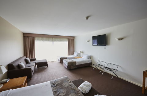 Mornington Hotel - Schoolies Week Accommodation 22