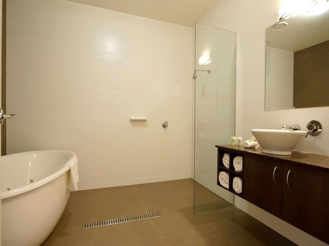Mornington Hotel - Schoolies Week Accommodation 32