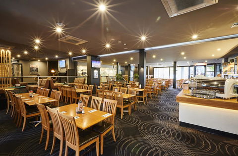 Mornington Hotel - Schoolies Week Accommodation 11
