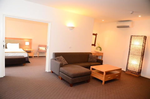 Mornington Hotel - Schoolies Week Accommodation 36