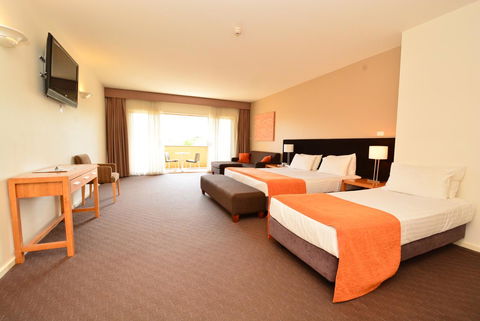Mornington Hotel - Schoolies Week Accommodation 2