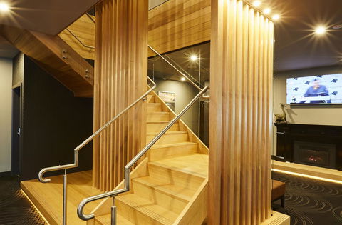 Mornington Hotel - Schoolies Week Accommodation 12