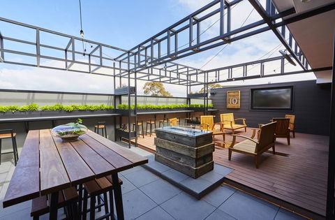 Mornington Hotel - Schoolies Week Accommodation 6
