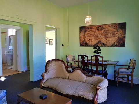 Coragulac House Cottages - Schoolies Week Accommodation 8