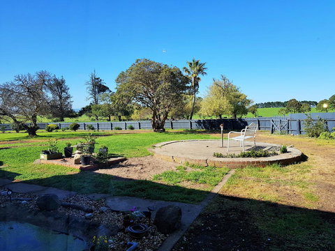 Coragulac House Cottages - Schoolies Week Accommodation 19