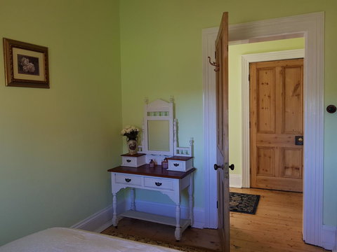 Coragulac House Cottages - Schoolies Week Accommodation 7